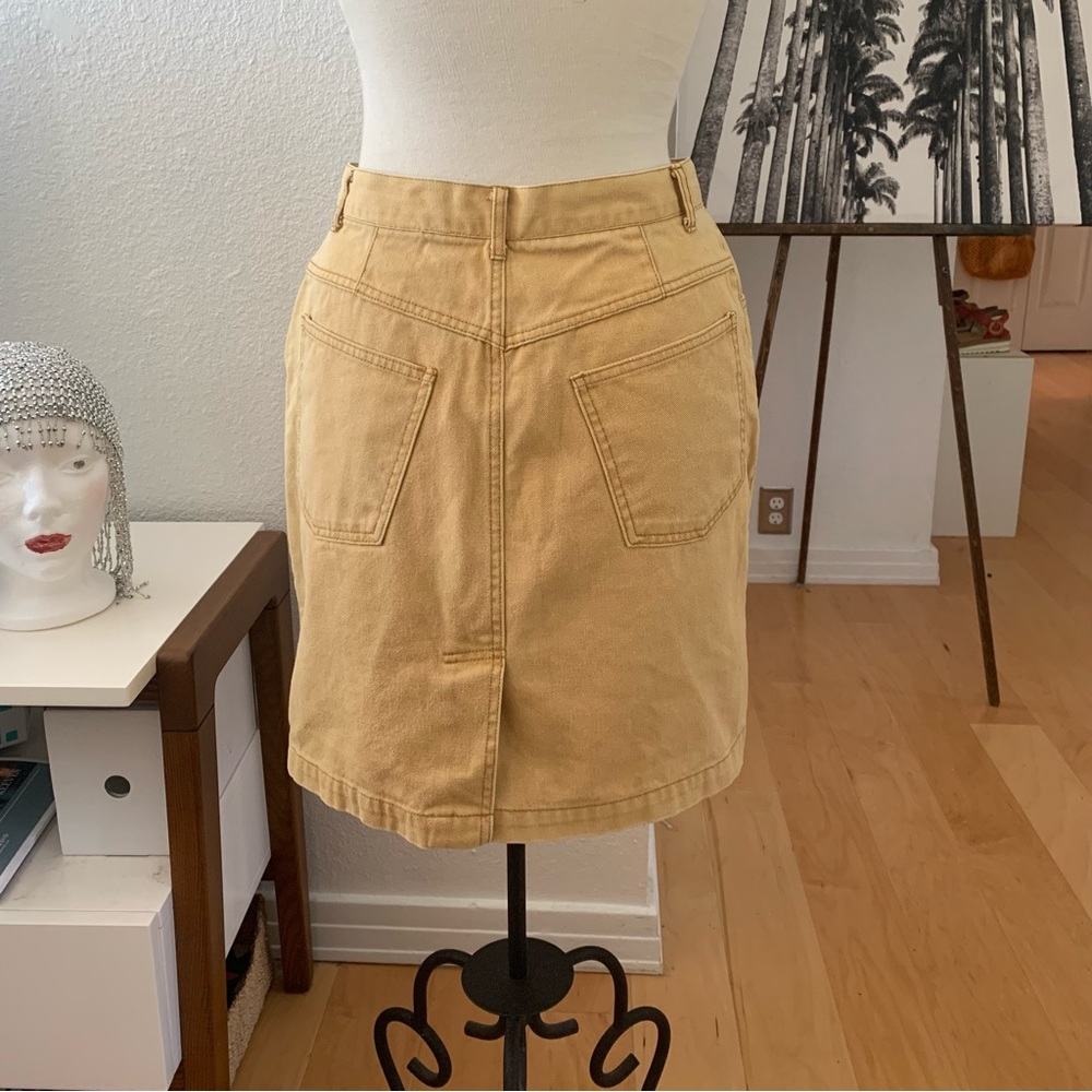 GAP mellow yellow denim mini skirt; 4 pockets;zippered front closure.Size 11/12. - Picture 4 of 5